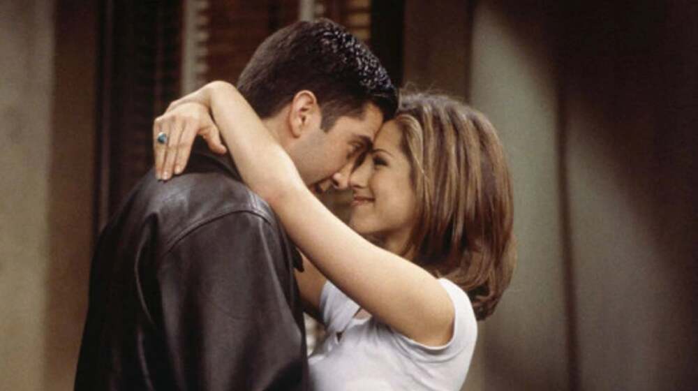 ¿Te diste cuenta de que 'Friends' olvida un gran detalle de la vida sentimental de Ross?