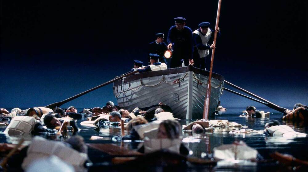"No tuve sensibilidad": James Cameron sigue arrepintiéndose de una famosa escena de 'Titanic'