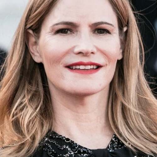 Jennifer Jason Leigh