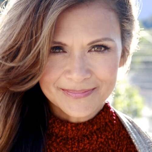 Nia Peeples