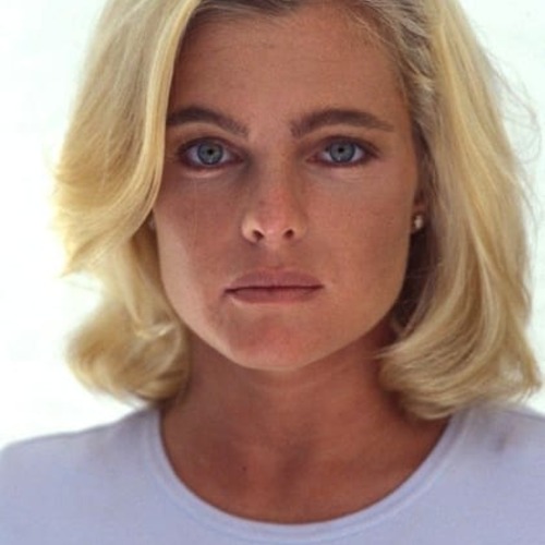 Erika Eleniak