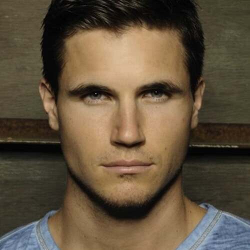 Robbie Amell