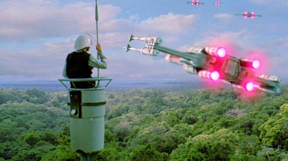 Esta persona tiene el trabajo m&aacute;s miserable de la rebeli&oacute;n de 'Star Wars', pero los fans a&uacute;n encuentran argumentos para defenderlo