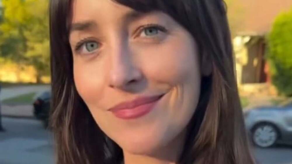 Dakota Johnson (36 a&ntilde;os): "No puedo funcionar si duermo menos de 10 horas. Puedo aguantar f&aacute;cilmente 14 horas"