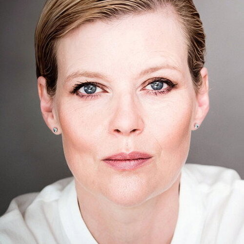 Lucy Akhurst