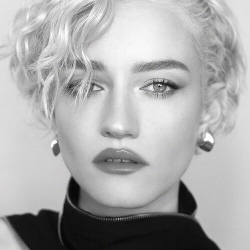 Julia Garner