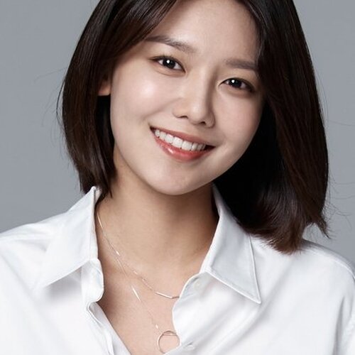 최수영