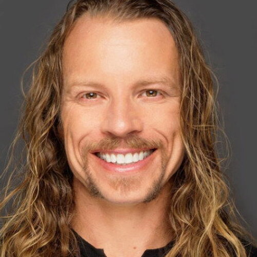 Dustin Leighton